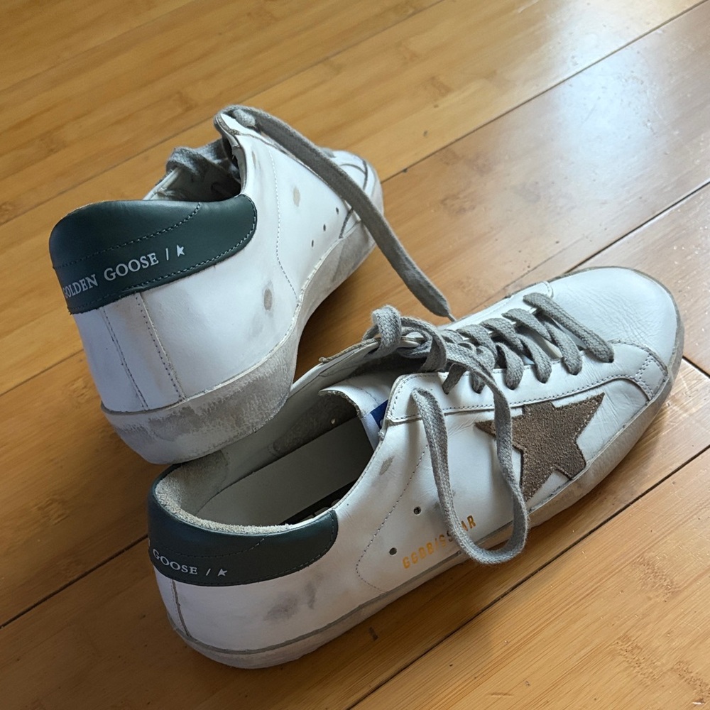 BRAND NEW w/o tags Golden Goose Superstar Sneakers Green heel tab w/ Suede star